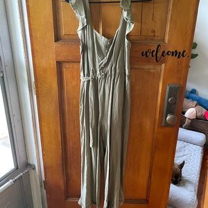 Flutter Sleeve Jumpsuit